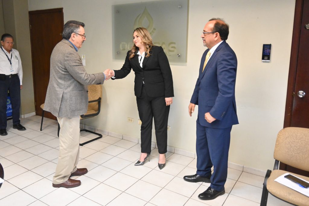 TOMA PROTESTA JAVIER LAMARQUE A NUEVO DIRECTOR TÉCNICO Y DIRECTORA JURÍDICA DEL OOMAPASC