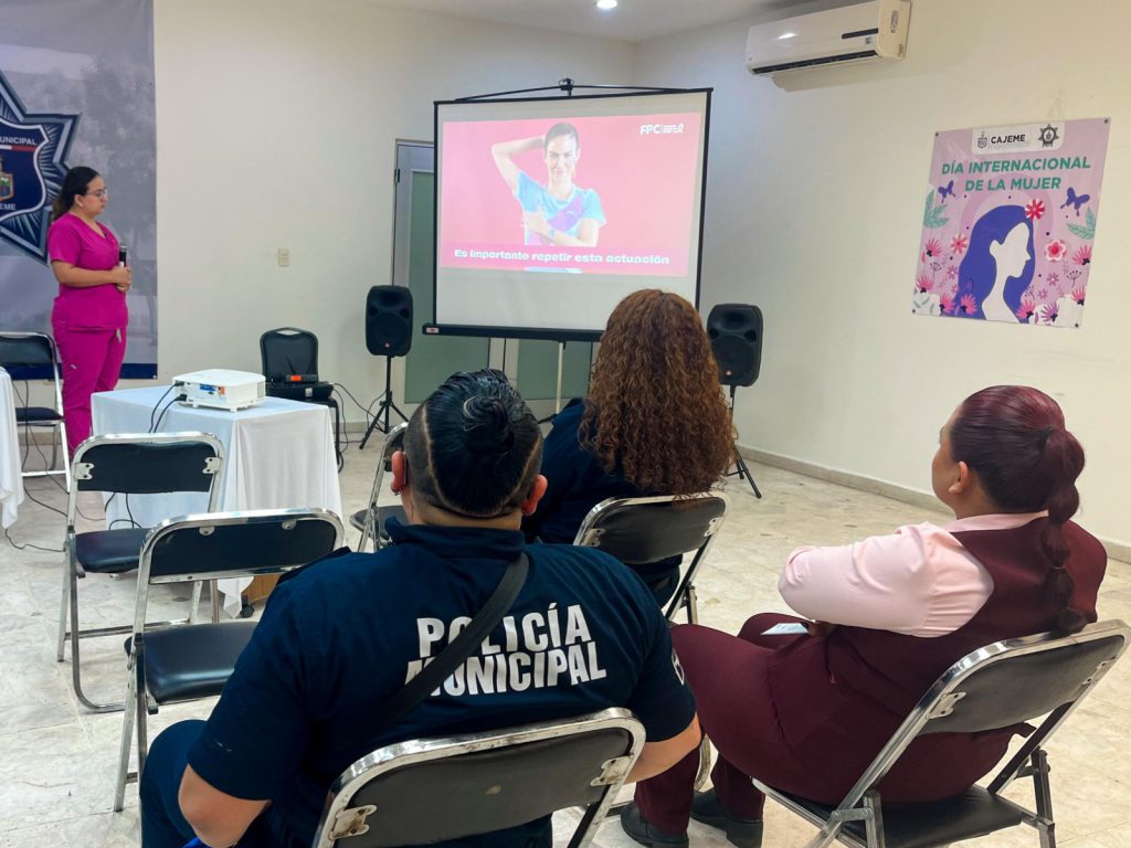 REALIZAN PLÁTICAS DE SALUD PREVENTIVA FEMENINA A PERSONAL DE LA SSPM EN CAJEME